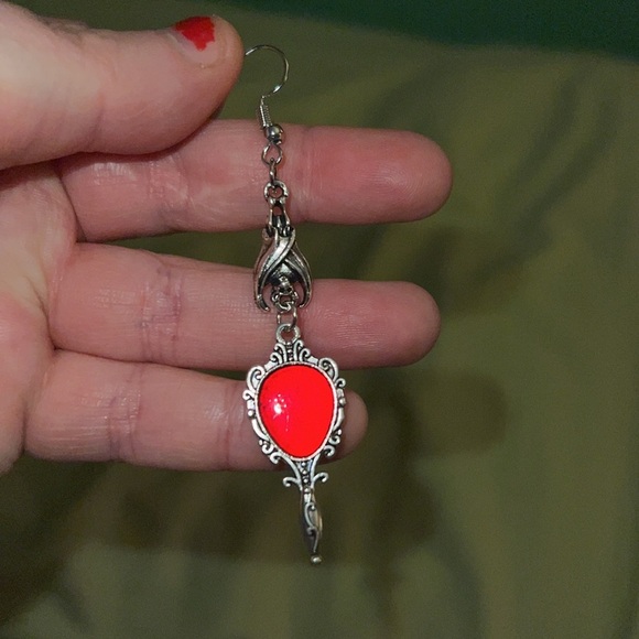 Goth bat earrings - Picture 4 of 5